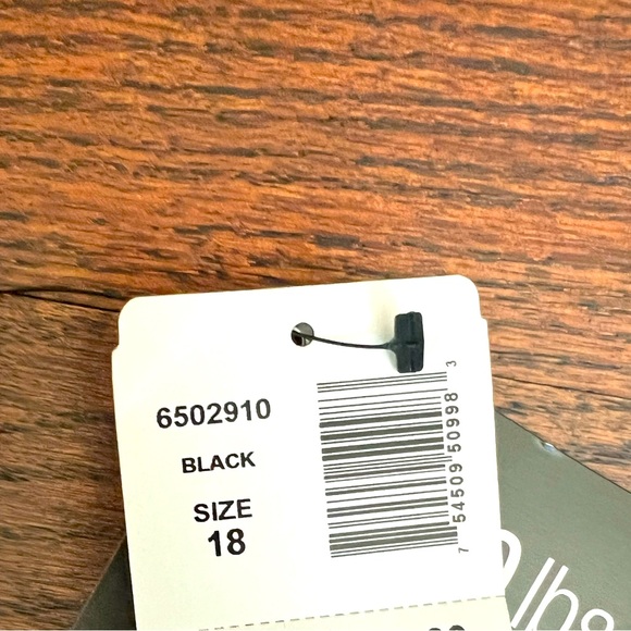 NWT Miracle swimsuit look 10 pounds lighter in 10 seconds! Black Size 18 - Picture 8 of 8